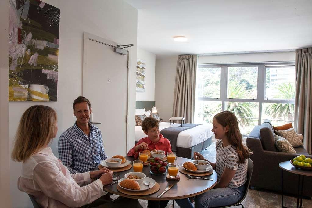 Sojourn Apartment Hotel Wellington Restaurant photo
